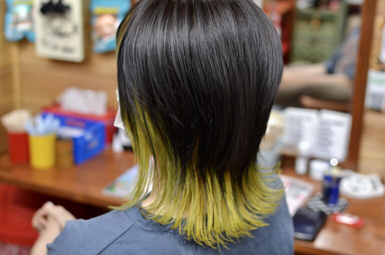 三島美容院 三島美容室 三島ヘアサロン オシャレ インナーカラー 遊び心 イエローカラー